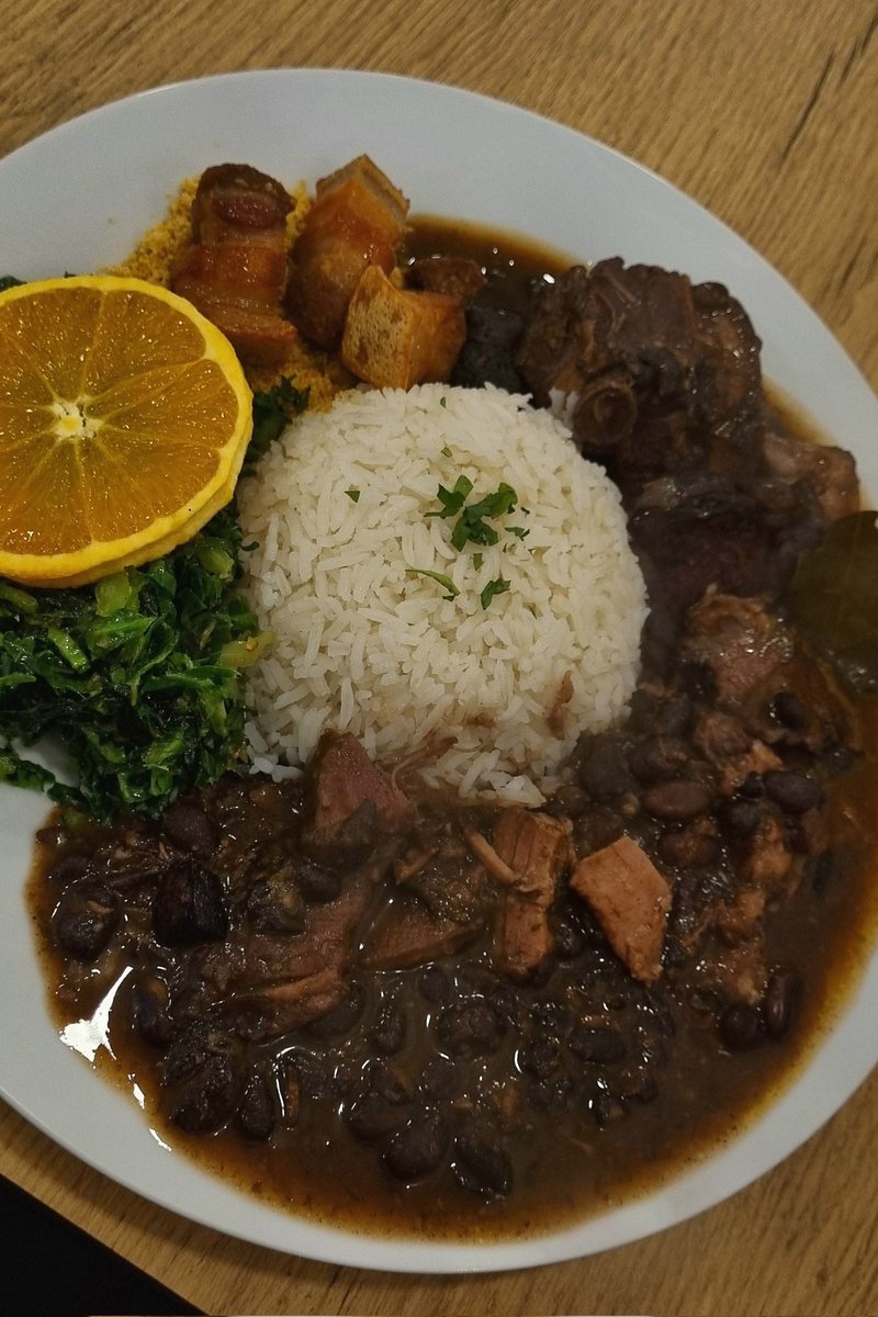 quíron 🪶 tweet media