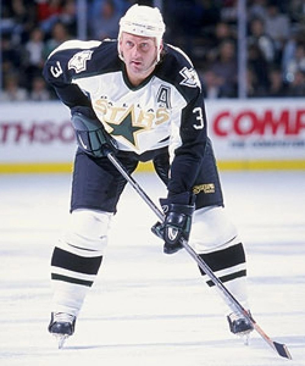 Happy birthday (3/15/1961) to former Dallas Stars defenseman Craig Ludwig. He played 584 regular season games with Minnesota/Dallas over 8 seasons, retiring after winning the Stanley Cup with the Stars in 1999.

#TexasHockey