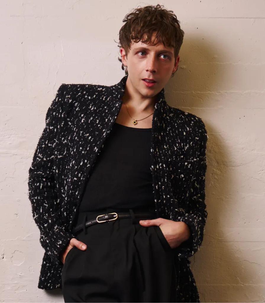 lordeshaper's tweet photo. now what if im craving a burnt out fashion house director and designer robby finding inspiration in his new golden boy model dennis whitaker (all of robby's pieces are solely just to look good on dennis, he just doesnt want to admit it) https://t.co/DhtTxws4WP
