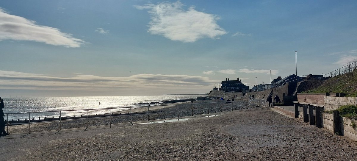 DR SIMON LEE tweet media