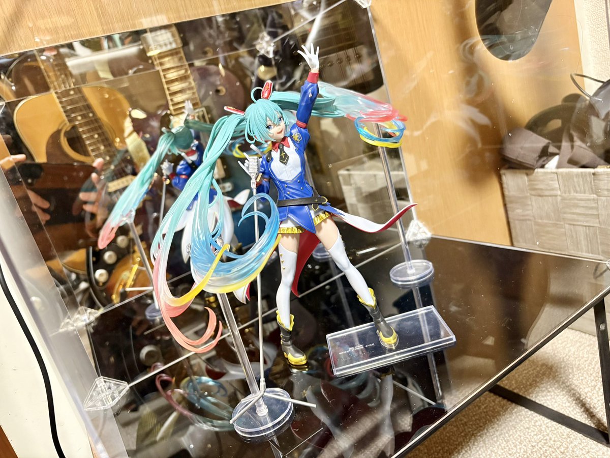 tomo_ark's tweet photo. 初めてフィギュア用のアクリルケースというのを買ってみました。
安価なものから高価なものまで色々あって迷いましたが、
COOLTAKUさんのが安くなってたので購入。
説明書も丁寧で商品のクオリティも高くて凄く良かった😊

#cooltaku 
#ガンダム 
#初音ミク 
#フィギュアケース 
#背面ミラー https://t.co/WOU7KfibyR