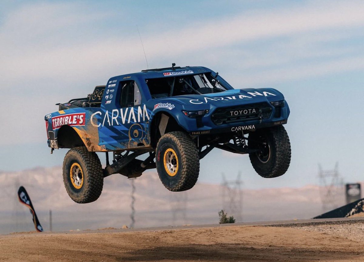 Jimmie_DennyFan's tweet photo. It’s very unappreciated how diverse and fearless of a Race Car Driver Jimmie Johnson is https://t.co/F37nZezBGy