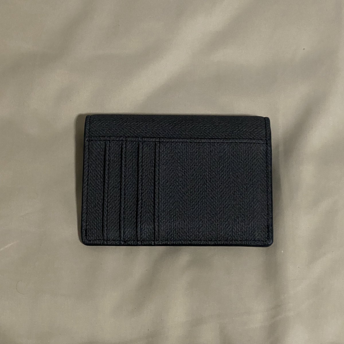 tigercryrealgod's tweet photo. ส่งต่อ กระเป๋าตัง perota dollar wallet สีดำ
ราคา 550 ส่งฟรี (ซื้อมา650) ใช้ไป1ครั้งสภาพเหมือนใหม่
ทักมาขอดูภาพเพิ่มเติมได้ค่า💖 #ส่งต่อกระเป๋า #ส่งต่อ #กระเป๋ามือสอง #ส่งต่อเสื้อผ้า #ส่งต่อเสื้อผ้ามือสอง #ส่งต่อเสื้อผ้ามือ2 #โล๊ะตู้ #ส่งต่อกระเป๋าตัง https://t.co/P1zeWJuEol