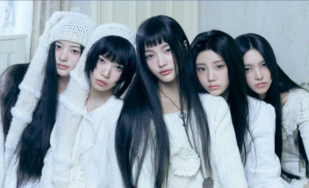 KpopGirlzBands1's tweet image. #ILLIT hará #COMEBACK el 30 de abril