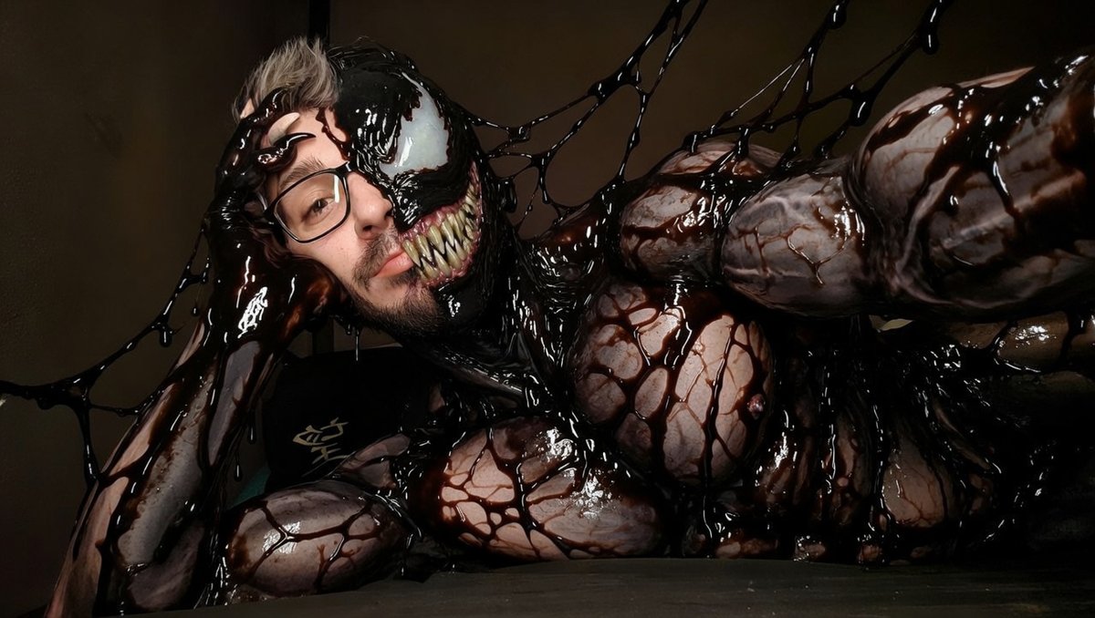 AllDayTurned's tweet photo. symbiote takeover in progress.
also… hi. 👀 https://t.co/EqOY9Zuu6a