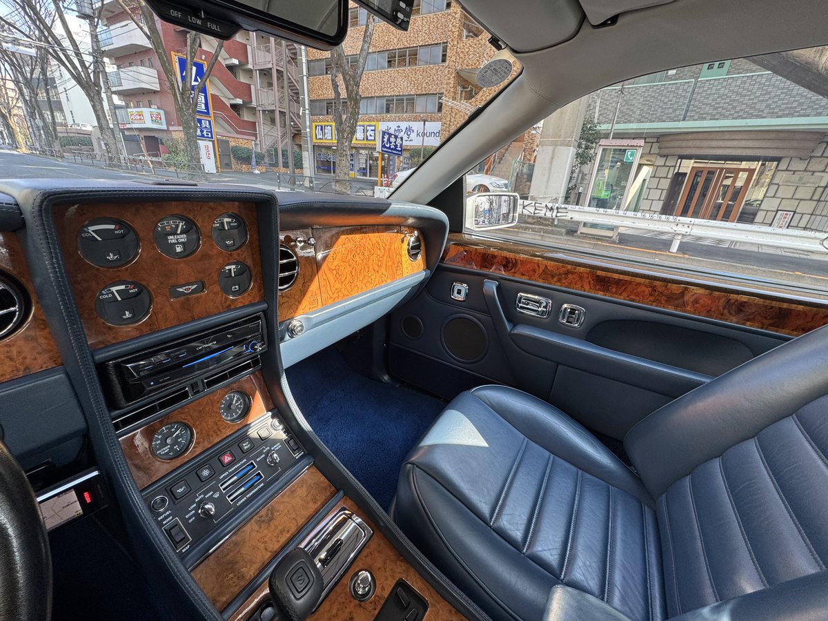 hide_jag8's tweet photo. 若輩者ではございますが、この度、96' B entley Continental Rをお迎えいたしました。

車に負けない紳士を目指してまいりたいと思います。 https://t.co/aSXlB9gCuf