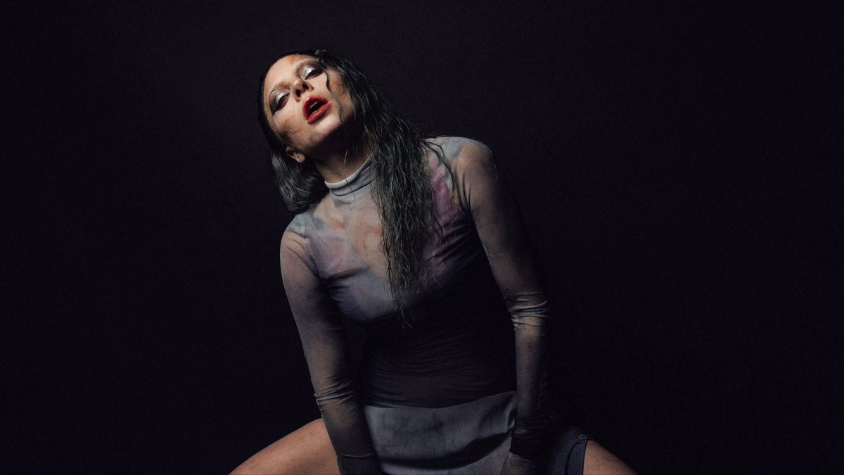 OHHMYGAGAcom's tweet image. #NUEVO | La canción DISEASE protagoniza la banda sonora de la mueva serie de Prime Video llamada “SCARPETTA”.