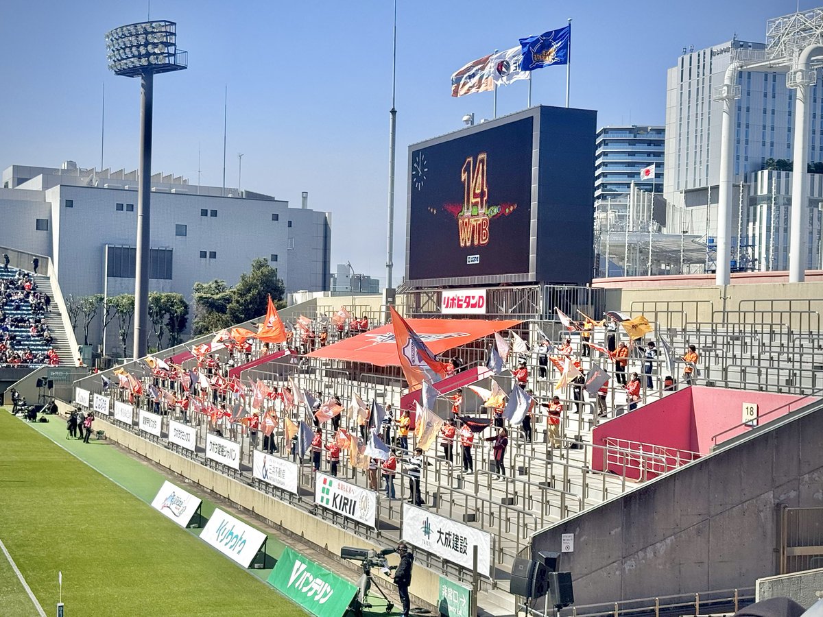 Windlistentome's tweet photo. これは昨日のラグビー@秩父宮ラグビー場🏉と今日の野球@神宮球場⚾️
スピアーズとワイルドナイツは優勝候補同士の熾烈な試合がラスト1プレイ、38フェーズで大逆転とは凄まじかった！
オープン戦の方は出陣式後のつば九郎が……🐧 https://t.co/VOPKAzRXmA