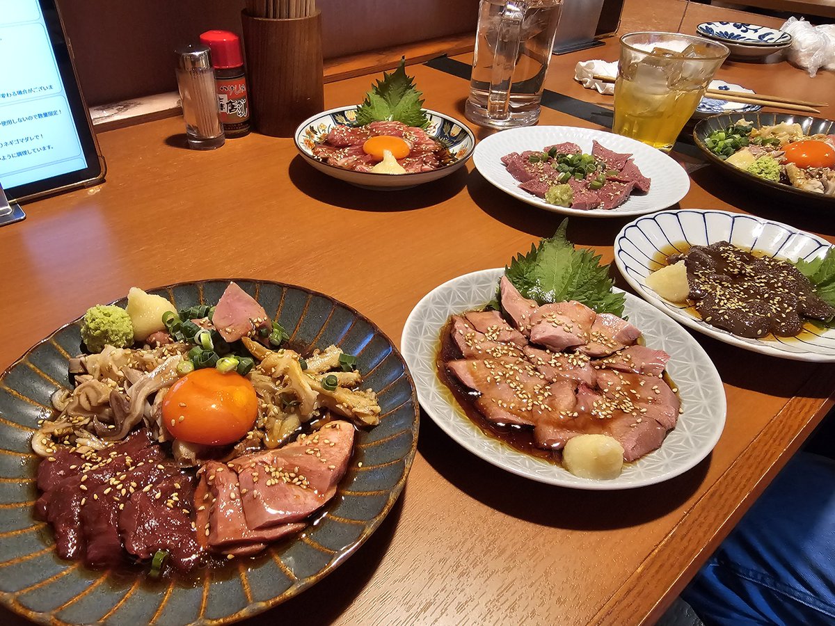 Vertexrs's tweet photo. 肉刺しフィーバー https://t.co/FUBLB2HNU3