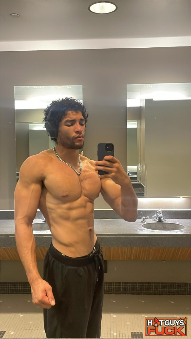 GayHoopla.com tweet media