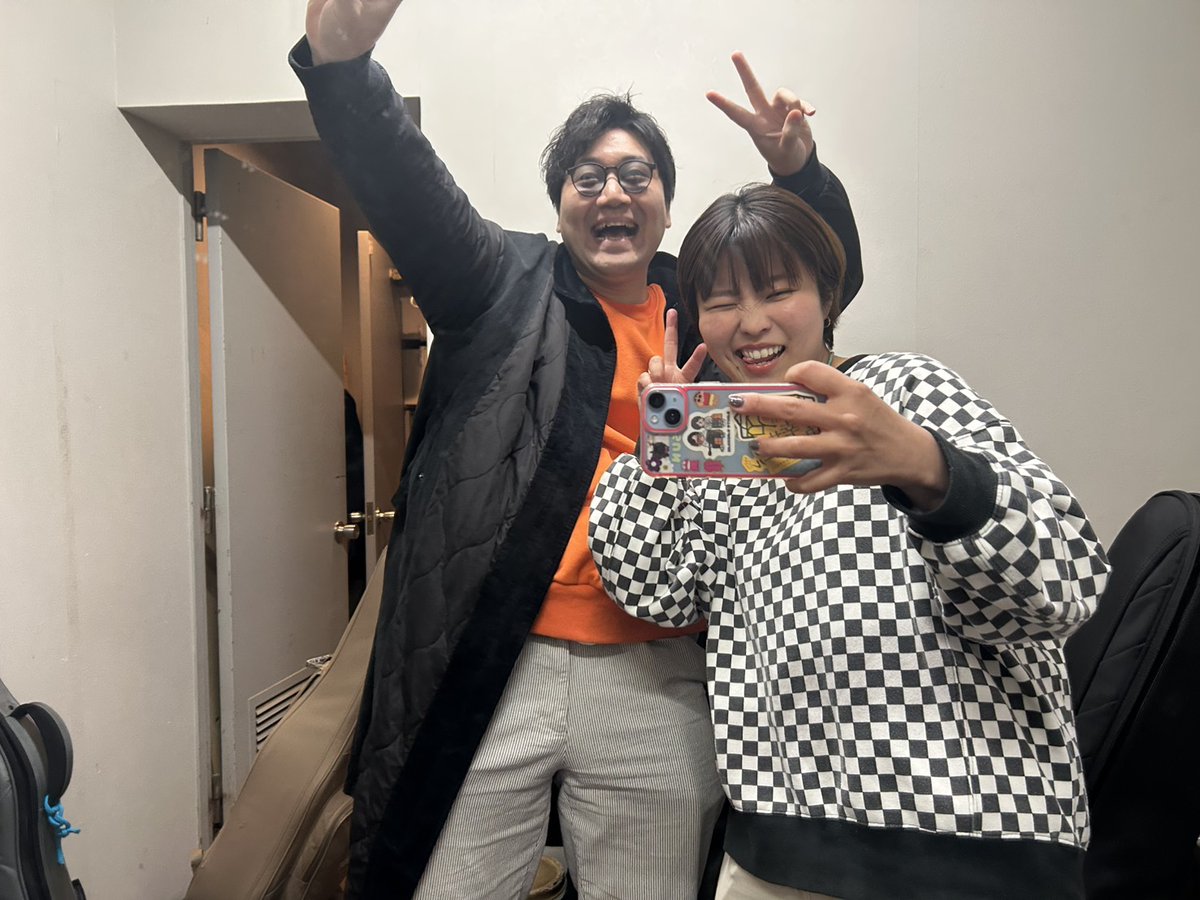 Sakystaff1's tweet photo. 昨日はお越しいただき
ありがとうございました🌺

つきあかり
強くなくたって
1972
ひまわり
社畜の歌 https://t.co/06CHzRxnnt