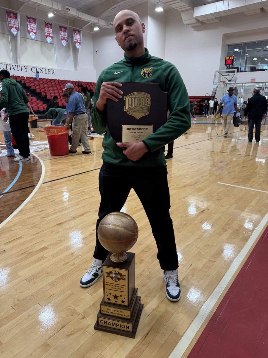 Kirven Lang tweet media