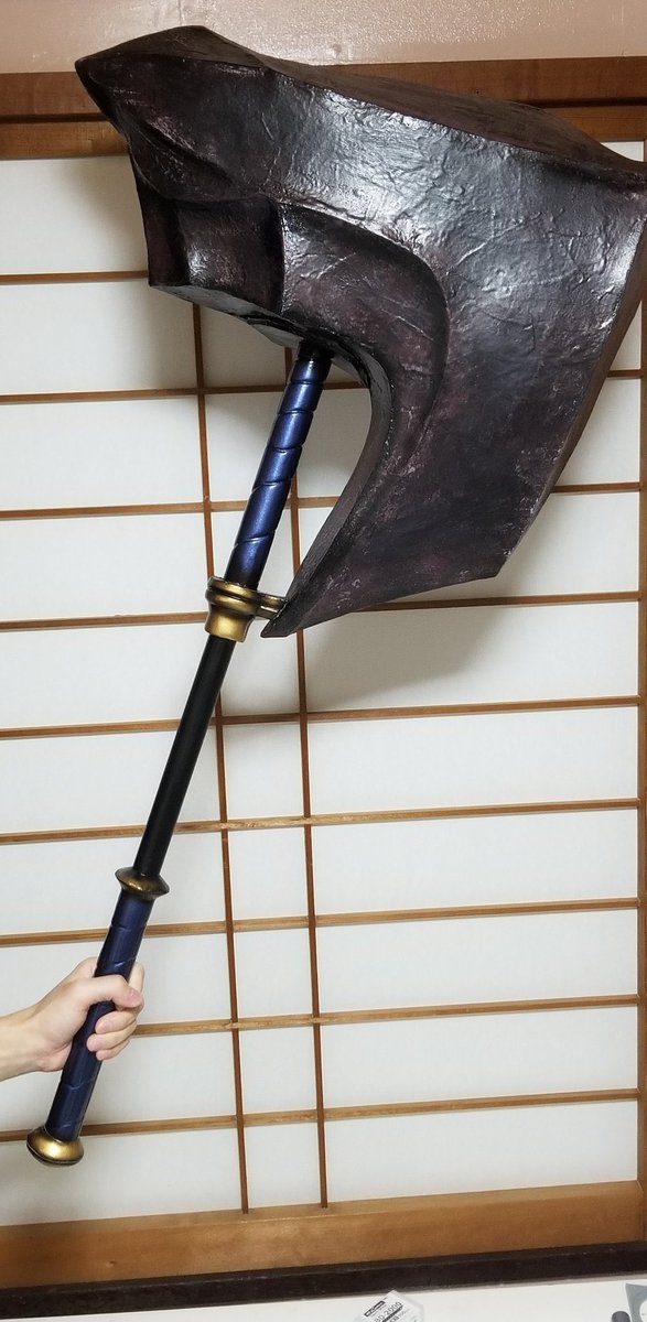 ModelingCosplay's tweet photo. 大型武器造形の制作例。

大剣・長物武器などの造形制作可能です。
コスプレ用や撮影用など用途に合わせて製作いたします。

3月以降納品の造形オーダー受付中です。
ご相談はDMよりお気軽にどうぞ📩

#コスプレ武器 #造形依頼 #コスプレ造形 https://t.co/dNkUOGa425