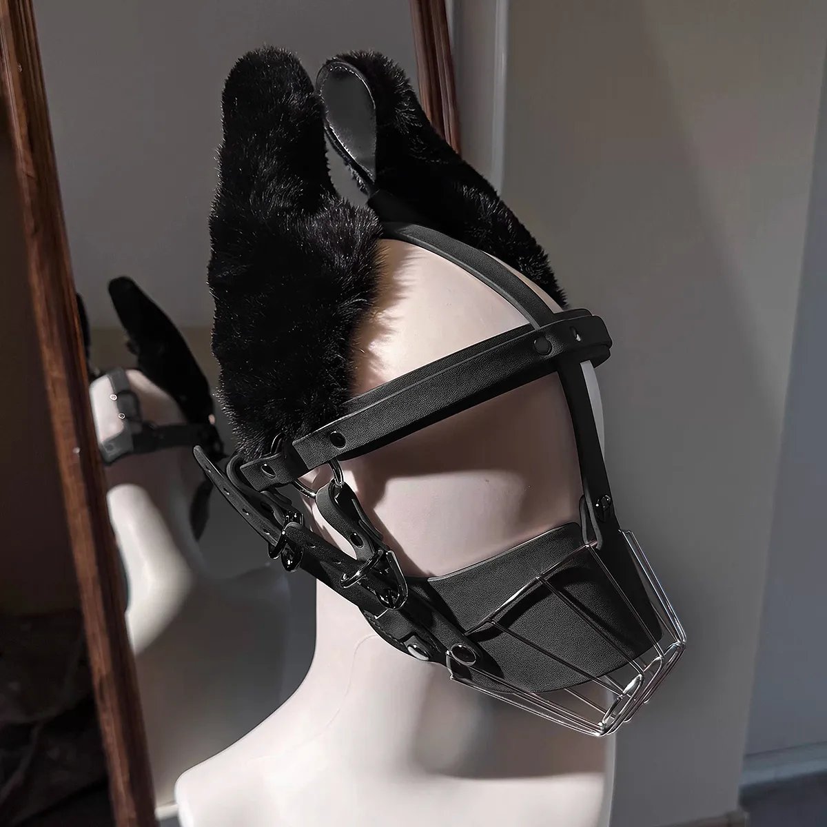 sexymaker_jp's tweet photo. - 𝑵𝒆𝒘 𝑨𝒓𝒓𝒊𝒗𝒂𝒍 -

主従関係をより深く、より甘美に楽しむための特別な人間用メタルケージ口輪💞

思わず触れたくなる「ふわふわファー犬耳」を装着したことで、言葉を封じられる背徳感の中に、キュートな動物的要素をミックス🐶

▶️https://t.co/bdDitdKVfP https://t.co/NV4kUjeEAl