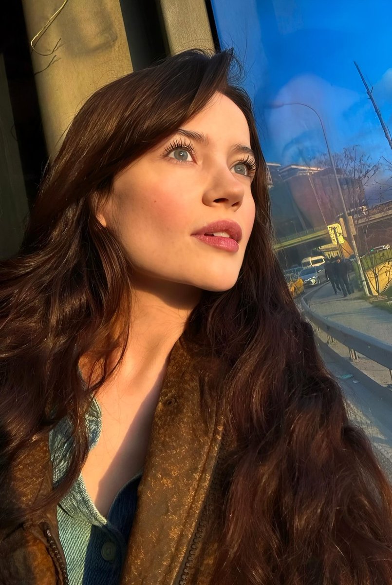 Listeland tweet media