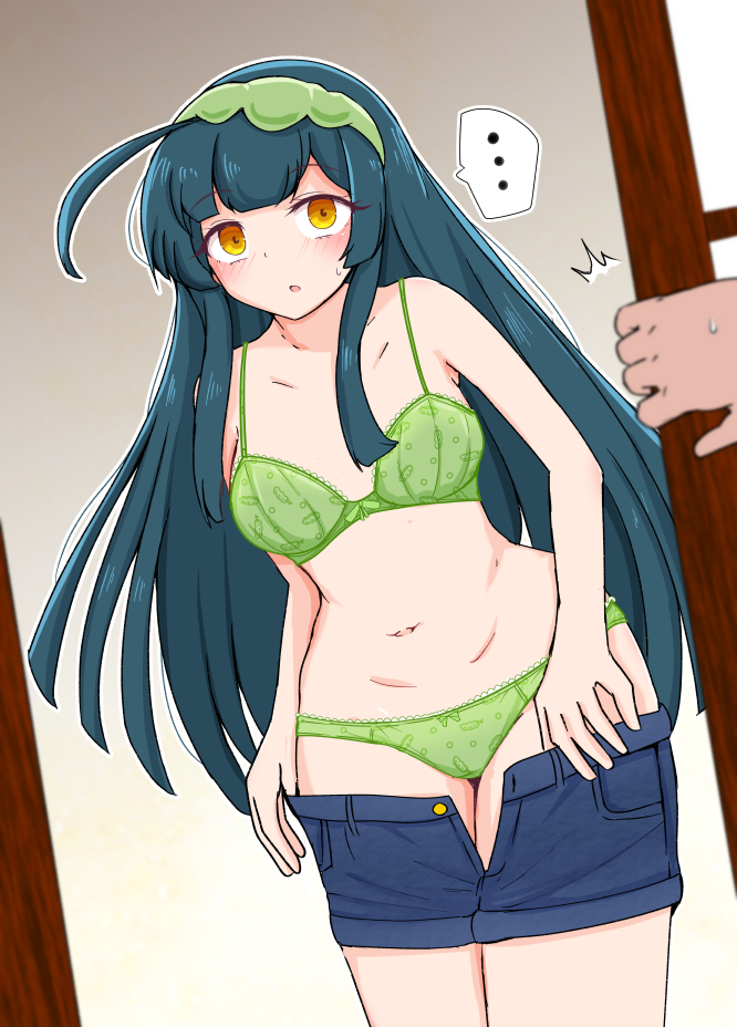 【NSFW/コッショリ】
ずん姉さまのショートパンツ姿が見たかったダケ。
まぁお着替え中だったみたいだけど・・・ 