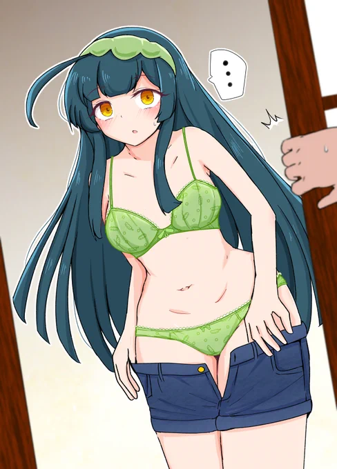 【NSFW/コッショリ】 ずん姉さまのショートパンツ姿が見たかったダケ。 まぁお着替え中だったみたいだけど・・・