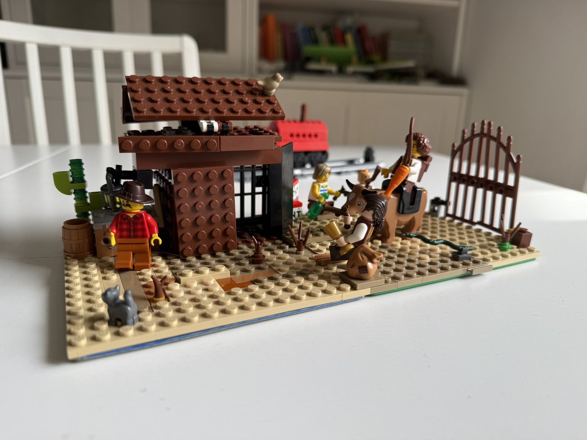 Alice_LV_RM's tweet photo. Cesare got hooked on the Wild West. He channels all his interests into LEGO builds, but he didn’t have a dedicated Wild West set. So he created his own 😍 https://t.co/sdLcpXo0GT