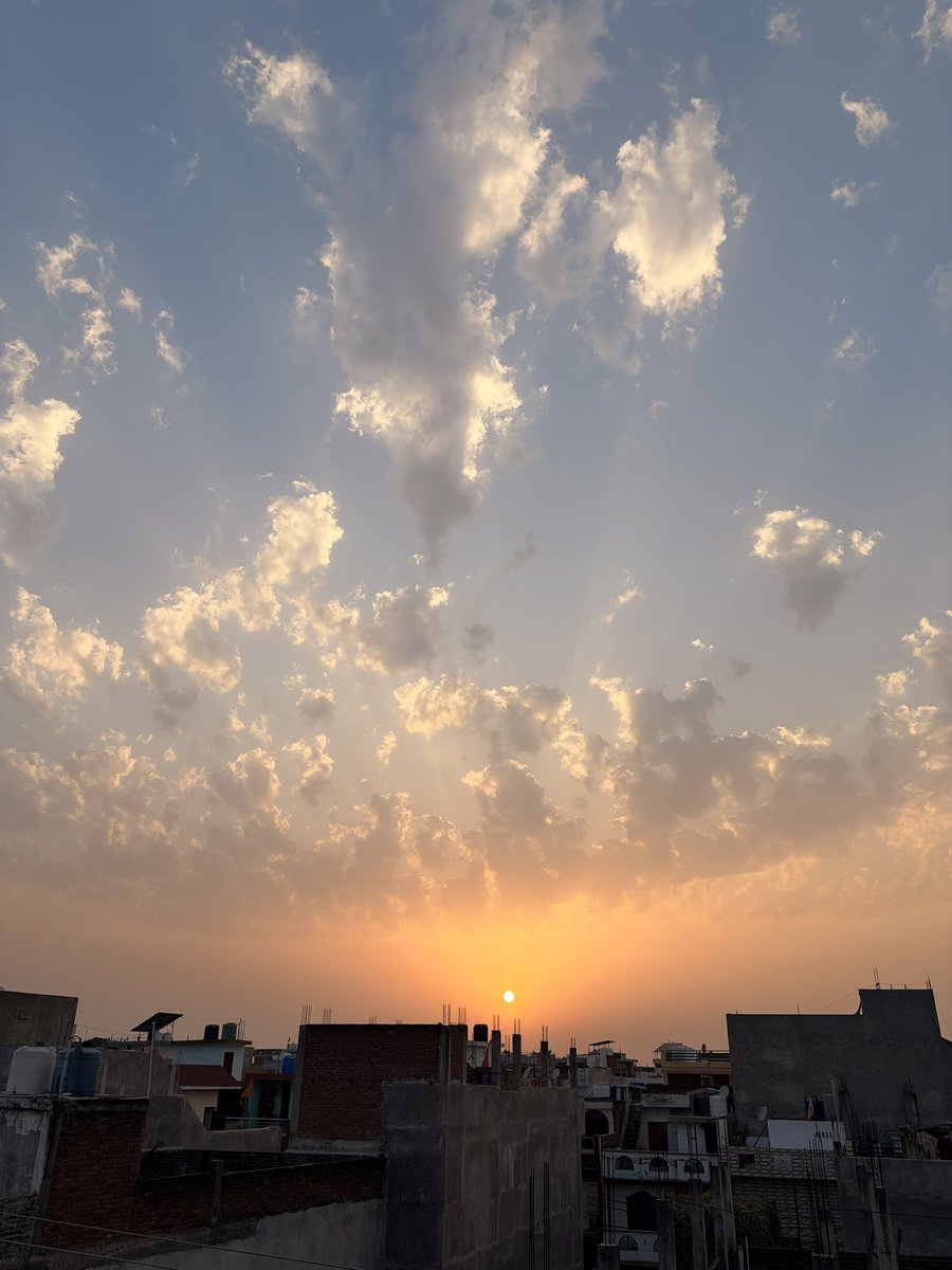 Akash Tiwari tweet media