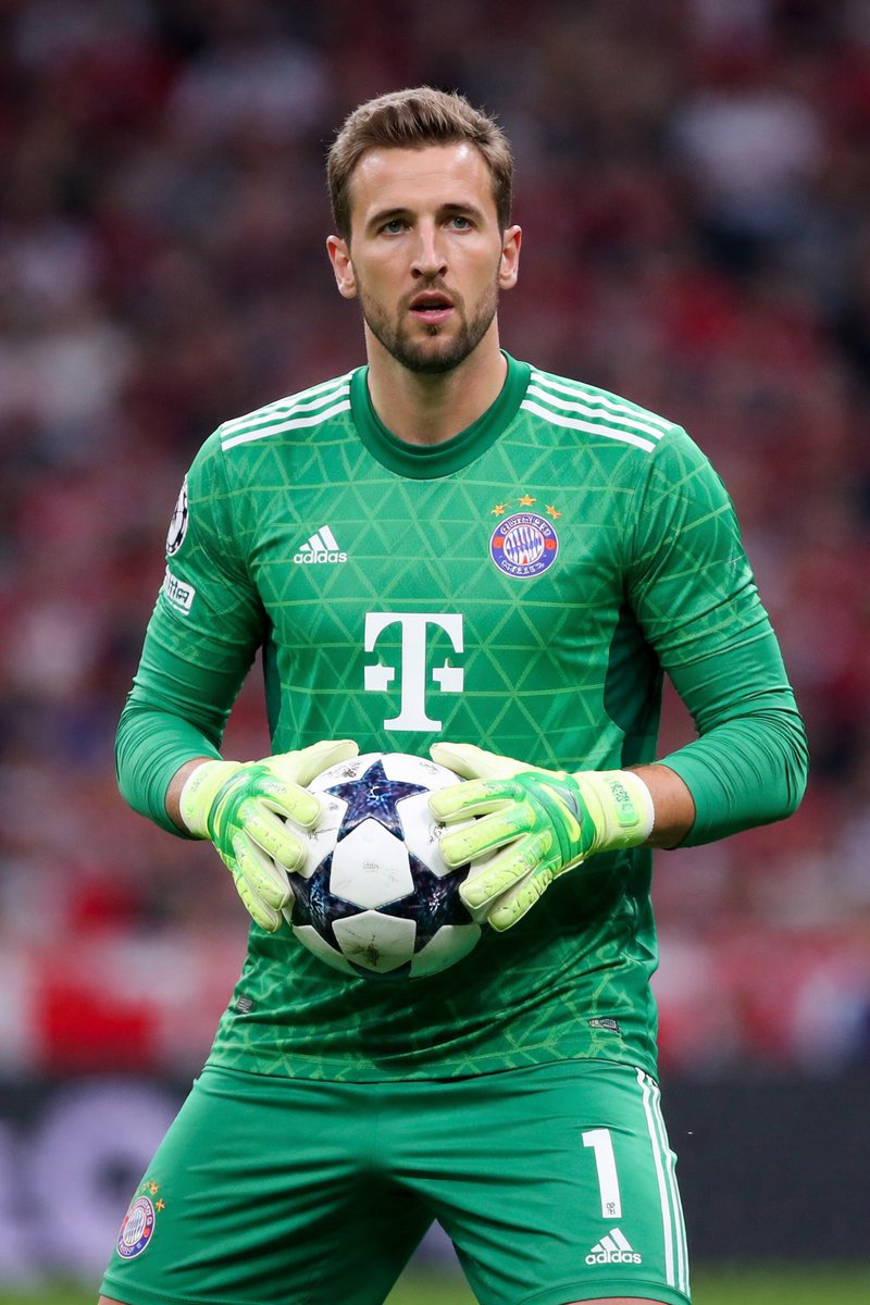 Aziz03Mo's tweet photo. @iMiaSanMia @BILD I know someone who can play any position https://t.co/JJUP4gb9b5