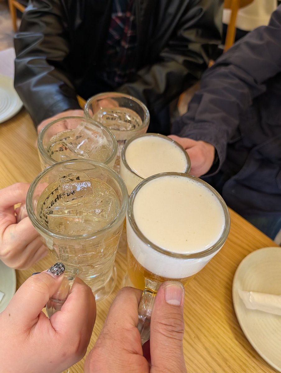 bishi5220's tweet photo. 二次会飛ばして三次会🍻 https://t.co/48Bvaqe1nU