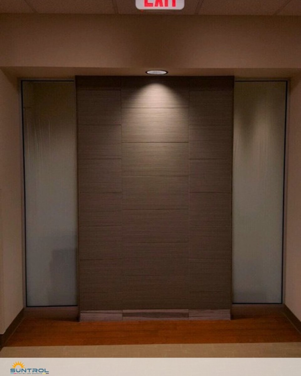 Suntrol's tweet image. Transform an unwanted view into a stylish feature with window film that enhances the corner and elevates the entire space!

📞(216) 663-0801
🌐suntrol.com

 #PrivacyFilm #CustomPrivacy #WorkplaceDesign