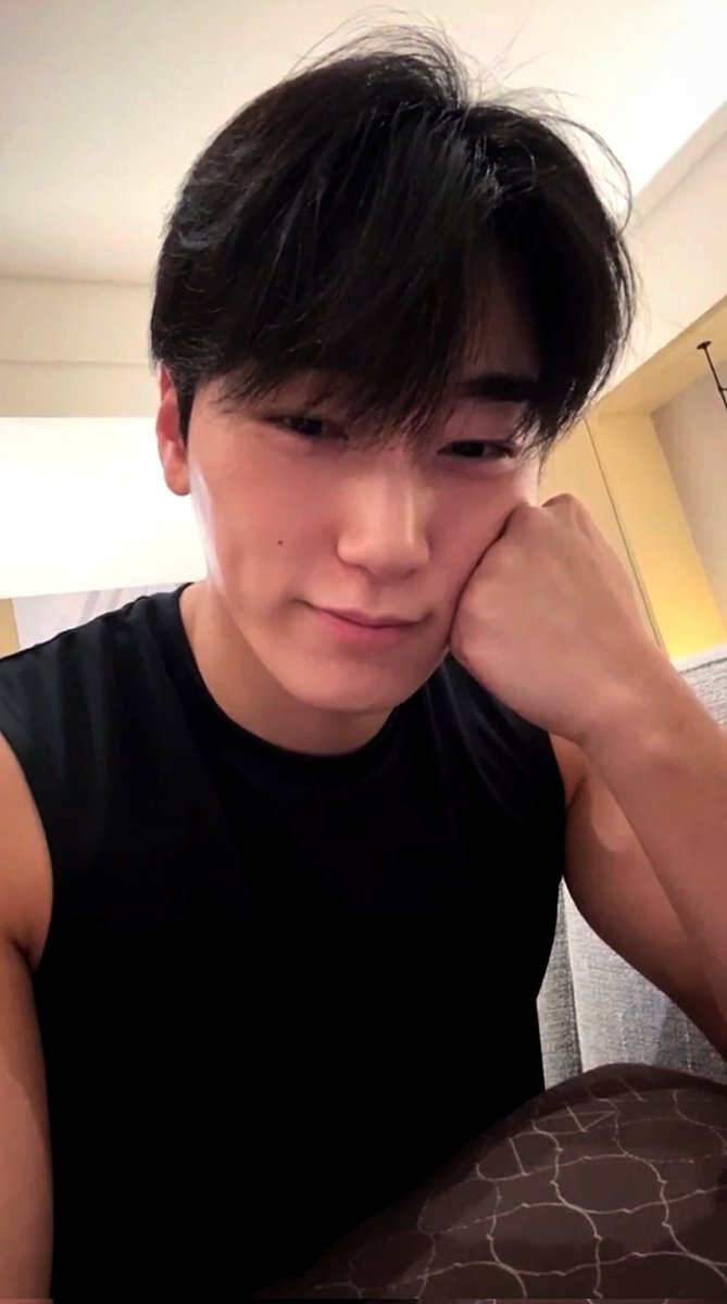 𝗩𝗼𝗴𝗮𝗿𝗲𝘀 tweet media