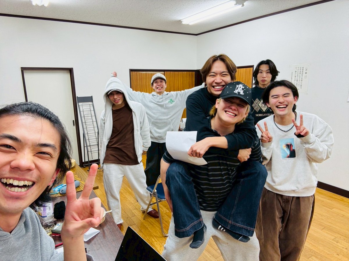 舞台『バベる。』
素敵なキャストの皆様に囲まれて稽古を進めませて頂いてます!
楽しい現場で毎日楽しみです♪

🎫チケット・応援札詳細こちら✨️
note.com/maska_3190/n/n…

#バベる 
#舞台 
#演劇