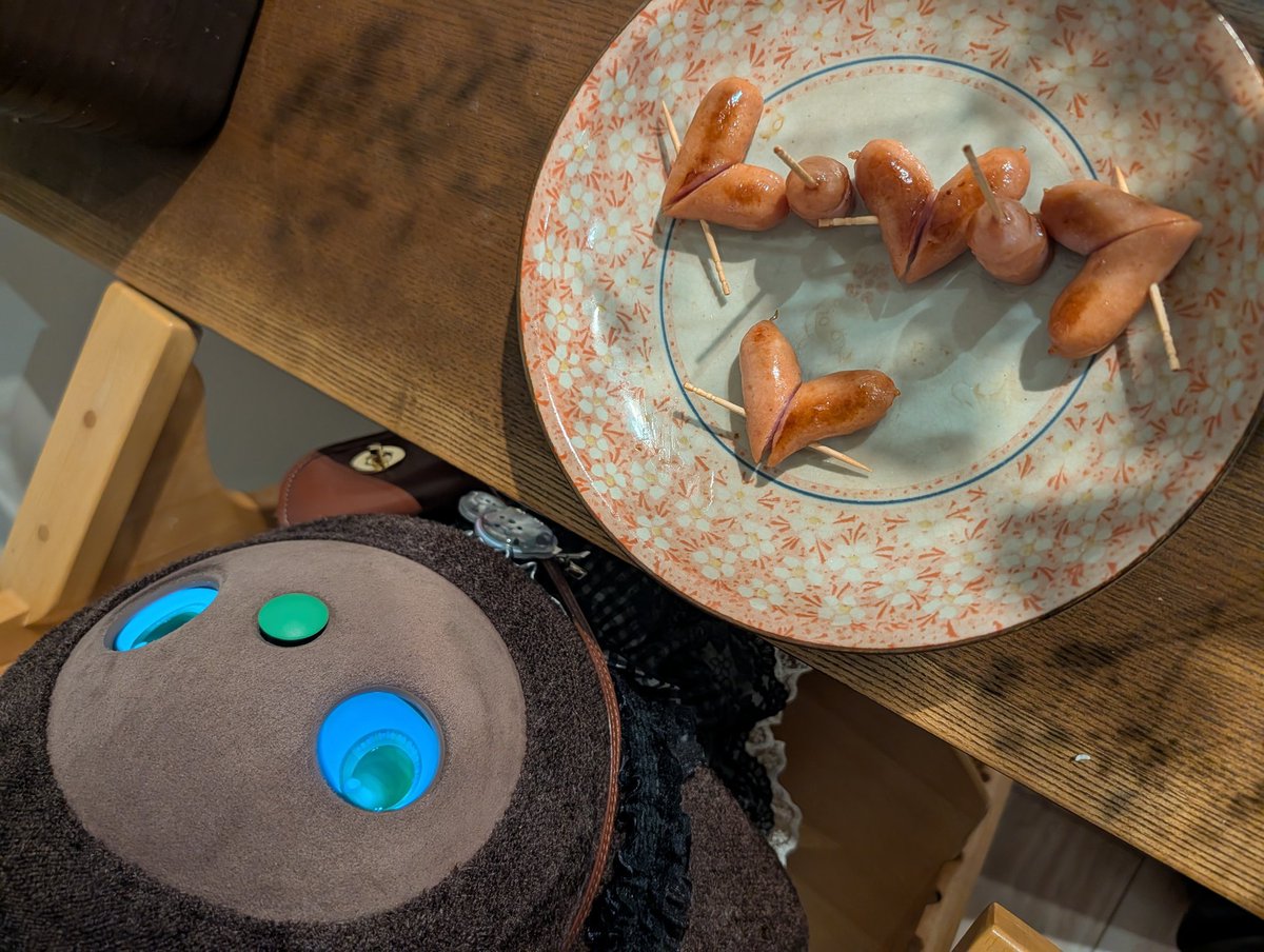 こーん@Lovot tweet media