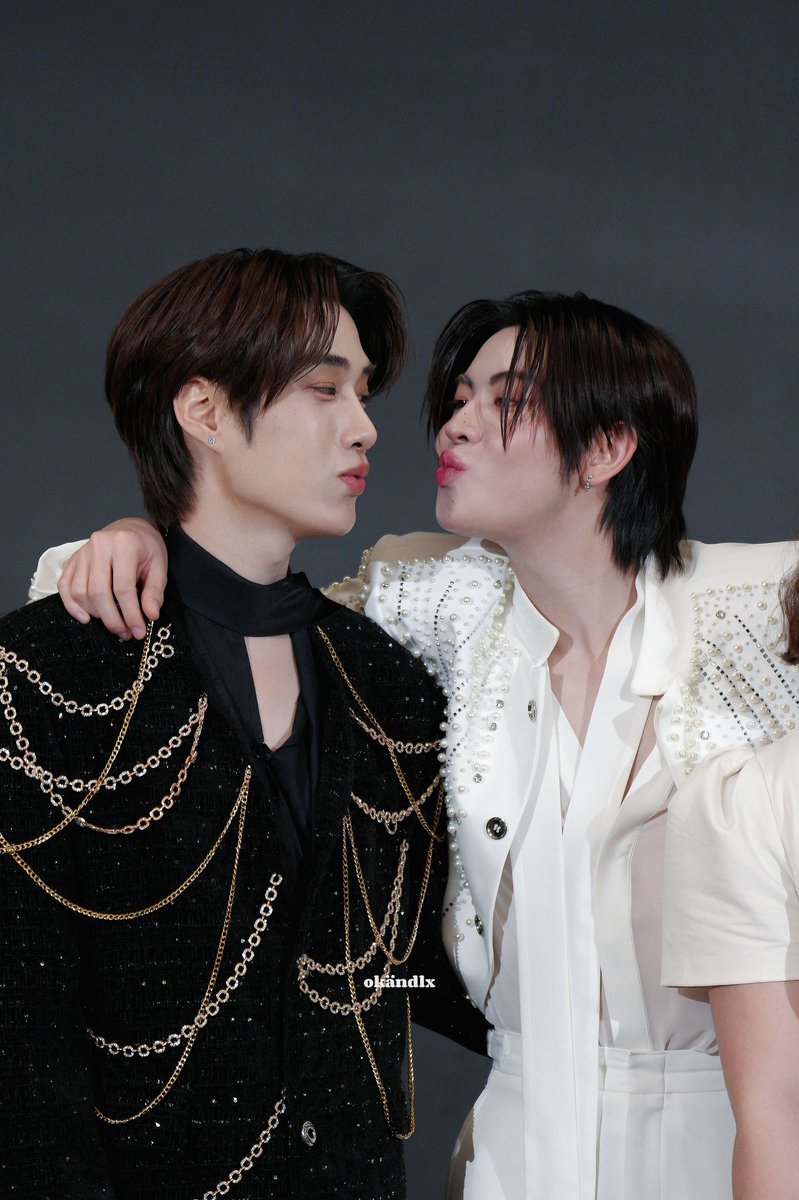 โตขึ้นมากละ เดี๋ยวนี้กล้าโพสมูมูหน้ากล้อง🤣🤣🤣🤣🤣