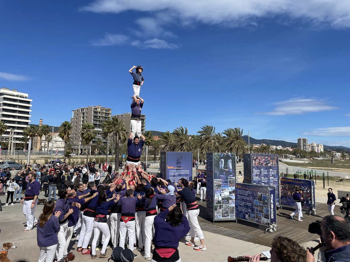 Comencem la diada amb un pd4 en motiu de la inauguració de l’exposició del 30è aniversari.