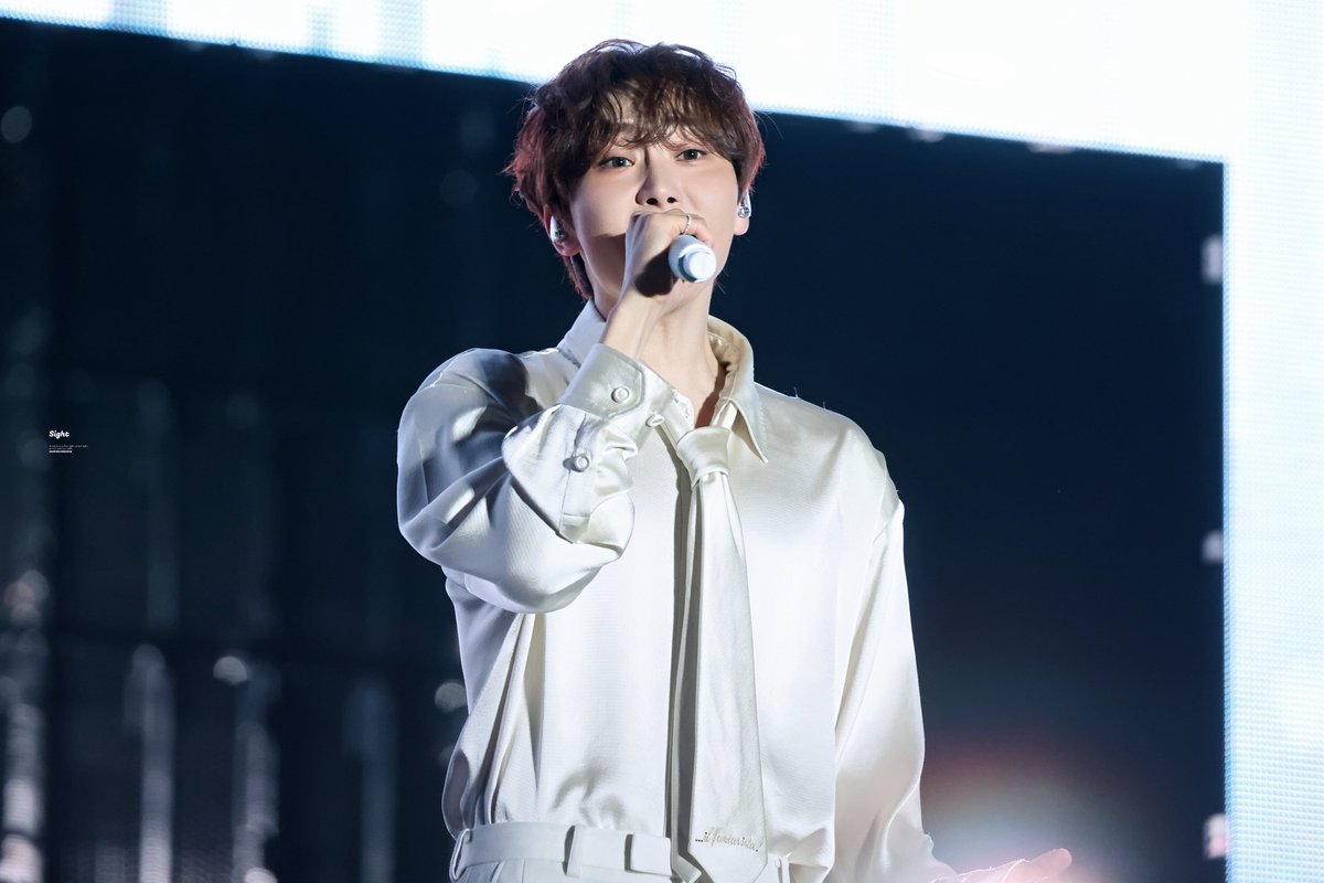 𝑠𝑖𝑔ℎ𝑡 tweet media