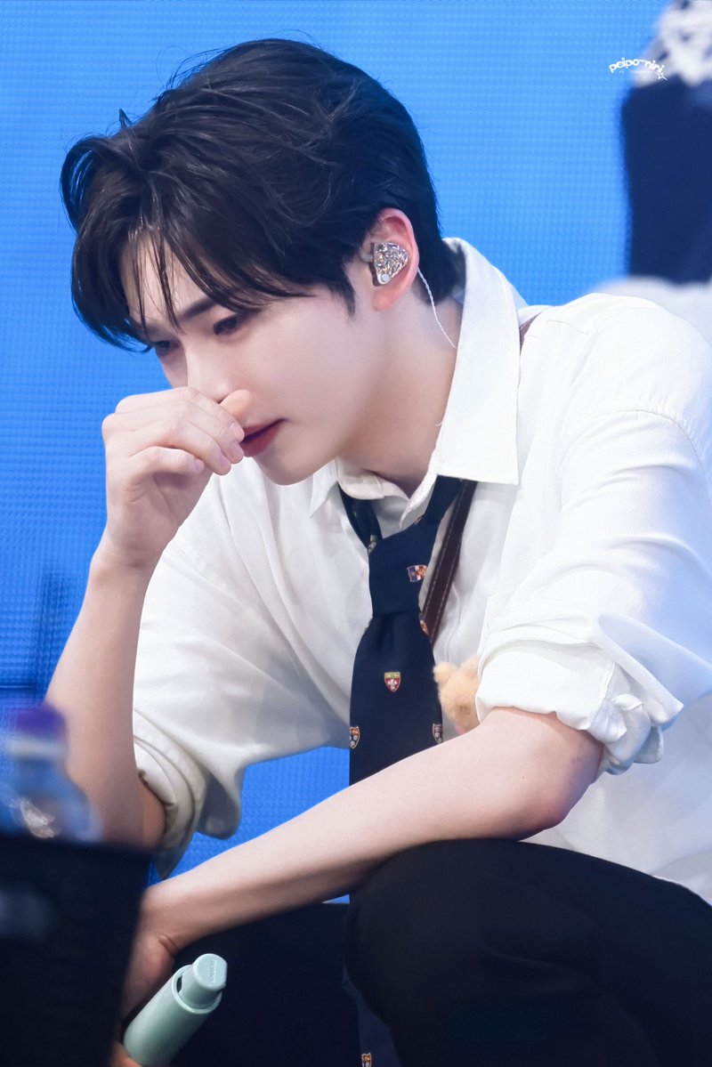 250315

이렇게까지 많이 우는 건 처음 보는 것 같아

#성한빈 #SUNGHANBIN #ソンハンビン #ZEROBASEONE #ZB1 #제로베이스원