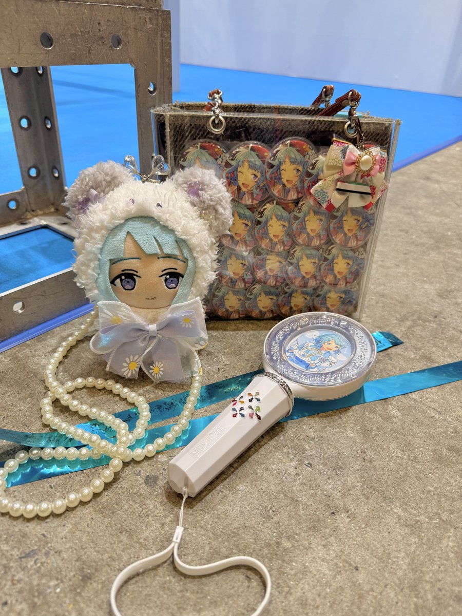 438_ask's tweet photo. お久しぶりです！
昨日は初めてのスタライに行きました✨
しののん実在してて感動…！！
ぬい服はゆかちゃん、痛バのリボンははるいちさん@haru1_n1 からお迎えしました🍀
10周年おめでとうございます🌟 https://t.co/MRluglFJha