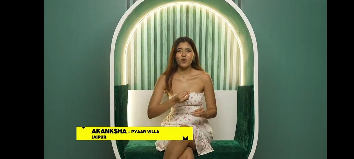 _Scardust05_'s tweet photo. She’s confident without being arrogant, smart without overplaying, and calm even when the villa gets chaotic. The way she reads people and situations is seriously impressive. Definitely rooting for her this season.

UNSTOPPABLE AKANKSHA https://t.co/PGKC1dVm9N