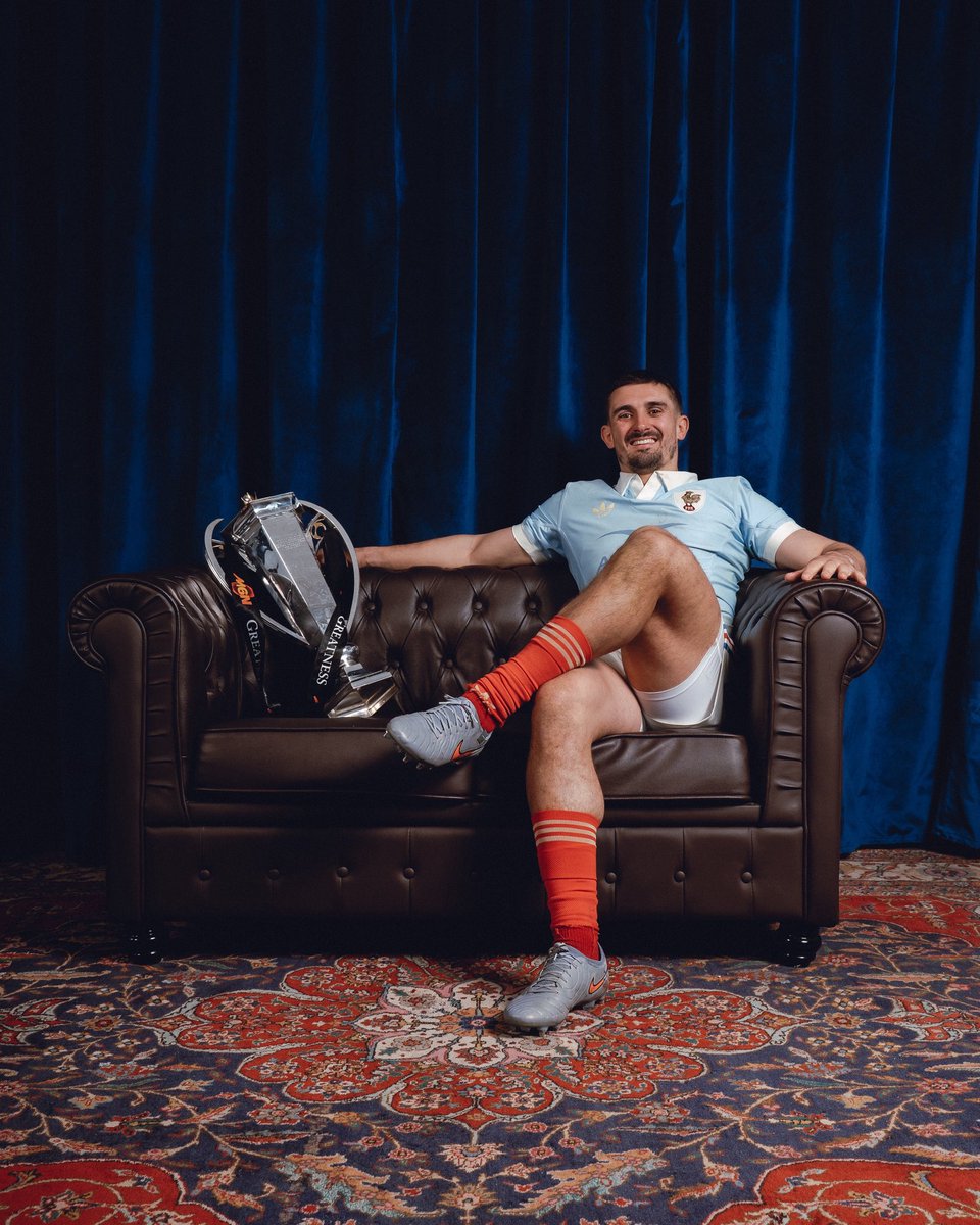 Téma la taille du roi.

💙🤍❤️