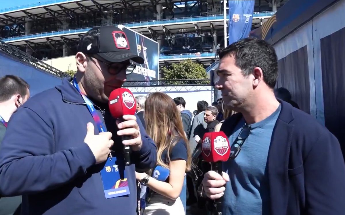 Deco: Widziałem przed debatą Fonta, siedział daleko od reszty w fotelu. On był kłębkiem nerwów. Miał cały pakiet notatek, mnóstwo kartek... a wszyscy wokół przyjechali na spontanie, Laporta miał jedną pustą kartkę. Potem siedział zamknięty w pokoju z panią psycholog...