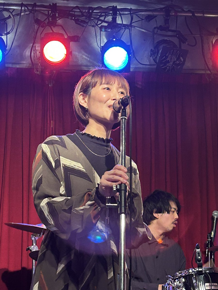 j_odr's tweet image. 今日はルルルズのワンマンへ！やっと観れた^ ^ ライブ自体6年振りだそうで。いやもうほんとよかった♫ ボーカルのモミさんにサインもらいました。#ルルルズ #rourourourous #7thfloor