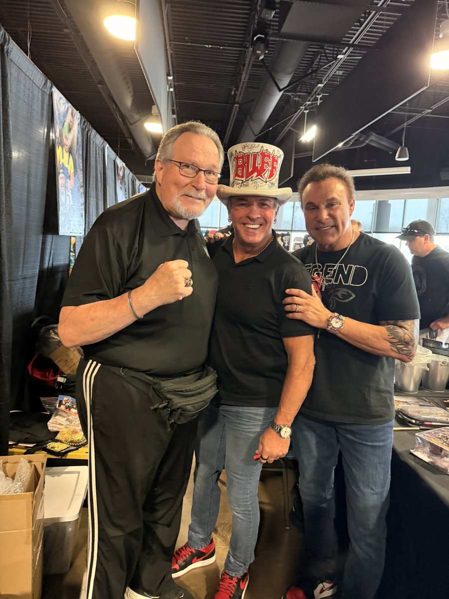 Malissa and I just returned from my appearance at the Cards &amp; Collectibles Convention in Bowling Green, Kentucky, and what an incredible weekend it was.

One of the greatest parts for me was reconnecting with so many old friends that I shared the road with over the years. Those