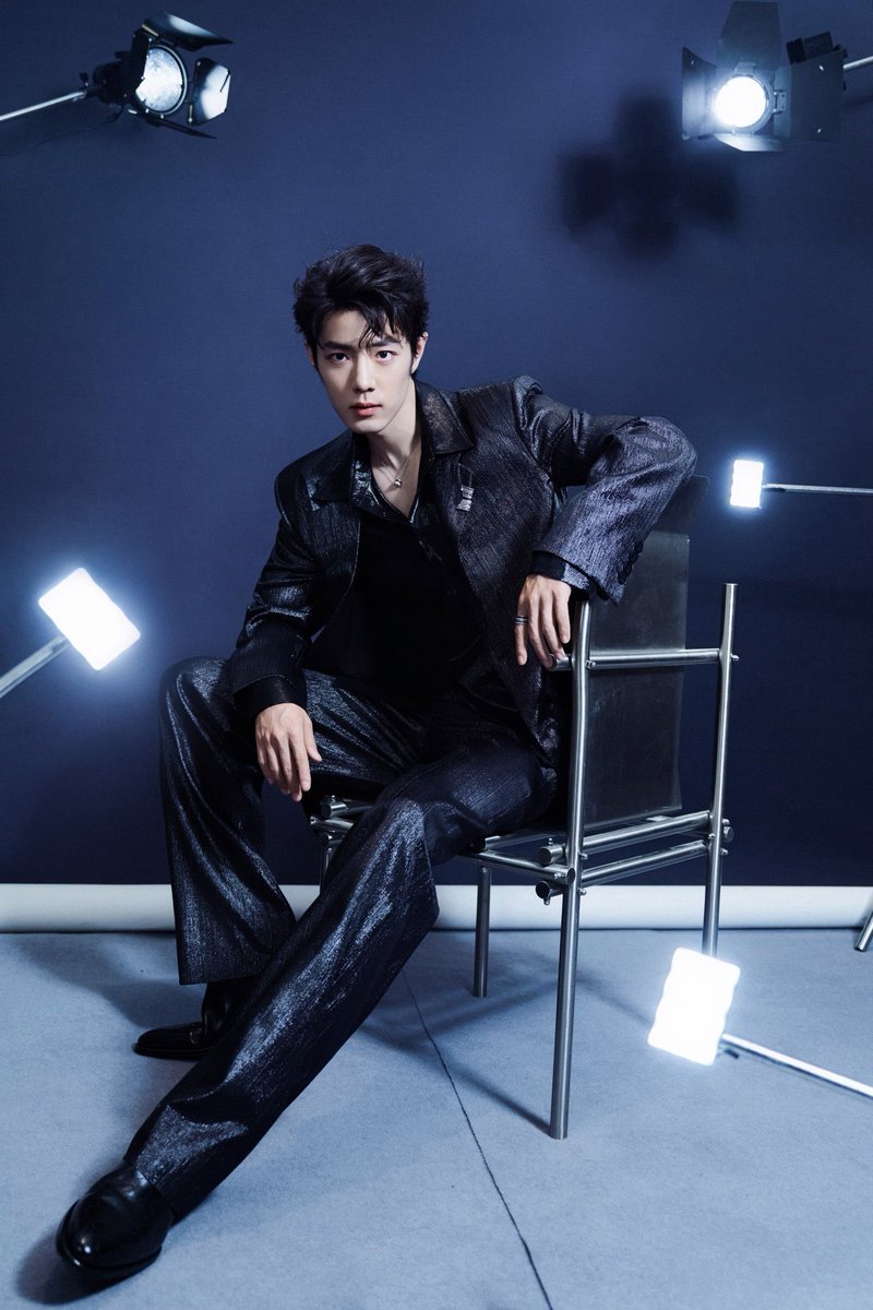 He has the rare ability to look both intensely powerful and incredibly gentle in the same frame.

SMG BEST ACTOR XIAO ZHAN

#XiaoZhanOutstandingActorOTY