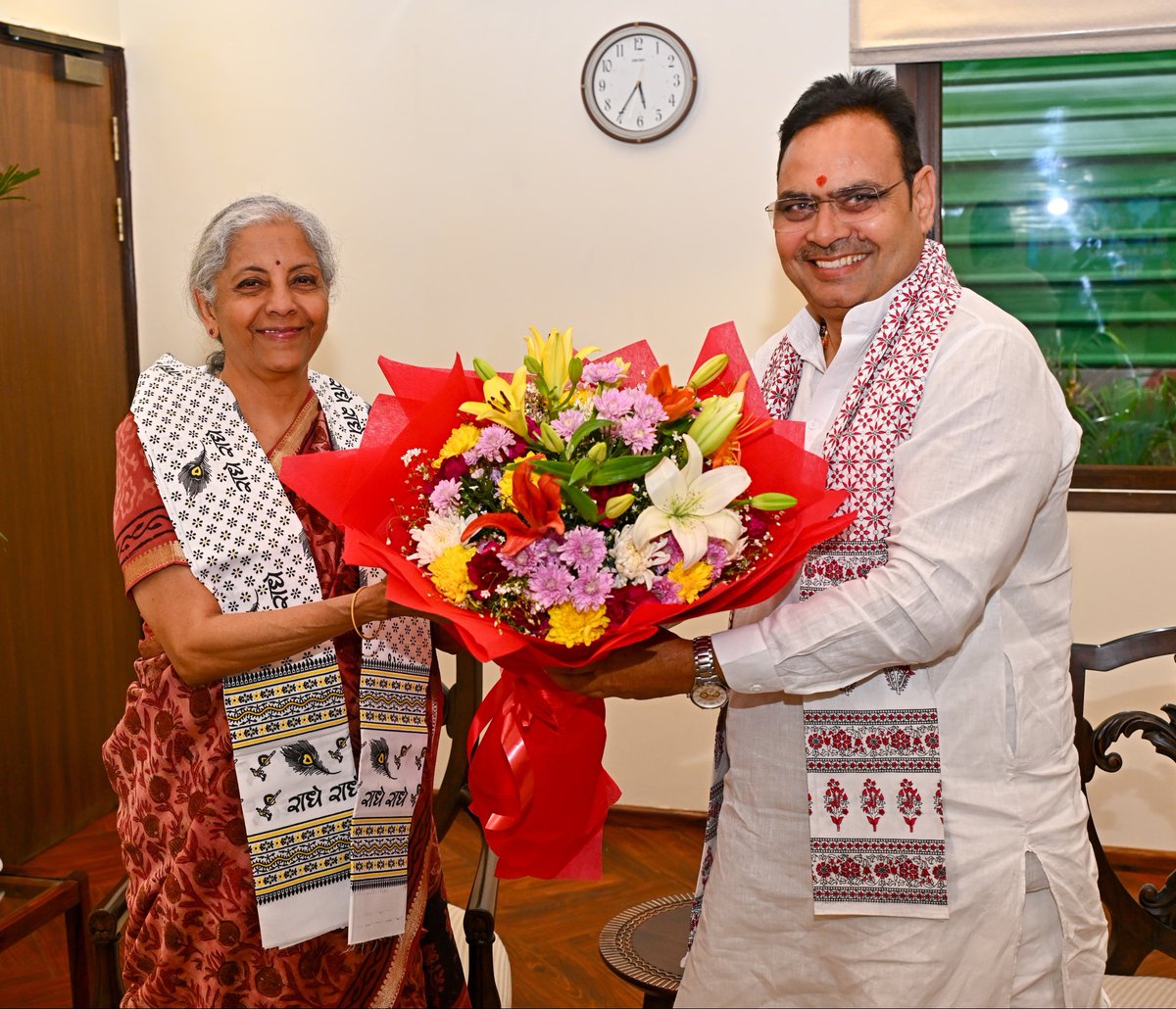 आज नई दिल्ली प्रवास के दौरान माननीय केंद्रीय वित्त मंत्री श्रीमती <a href="/nsitharaman/">Nirmala Sitharaman</a> जी से शिष्टाचार भेंट कर राजस्थान के सर्वांगीण विकास एवं आर्थिक प्रगति पर सकारात्मक चर्चा की।

इस अवसर पर राजस्थान के समावेशी विकास, लोक कल्याणकारी योजनाओं के सफल क्रियान्वयन और प्रदेश में