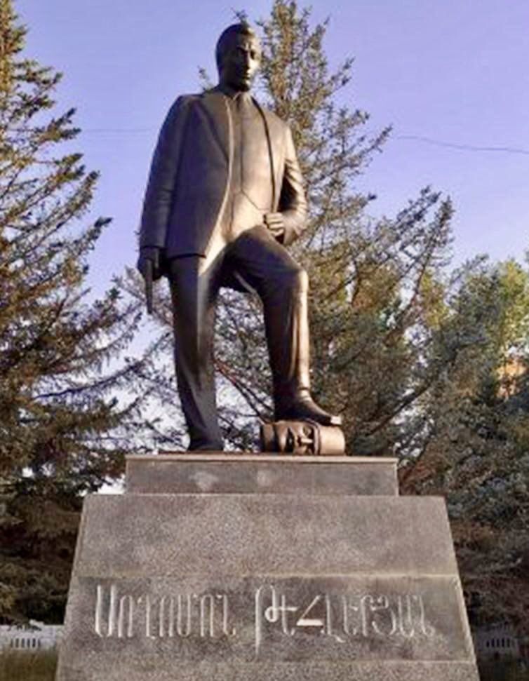 Levon ♰ 🇩🇪 tweet media