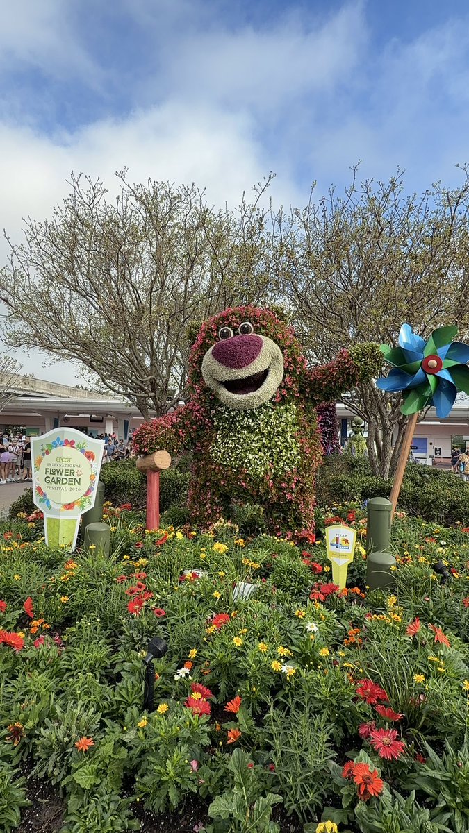 DisneyClipsGuy tweet media