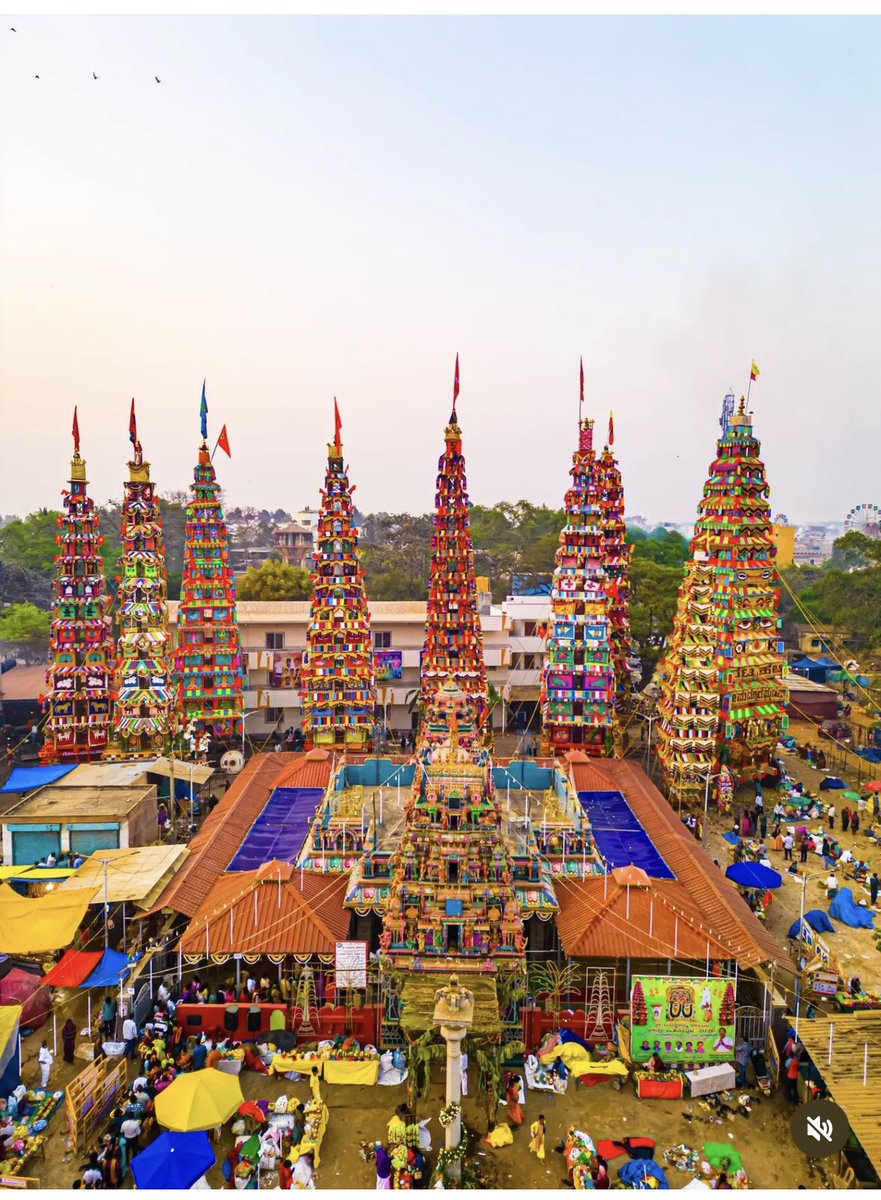 ReddyMurali6677's tweet photo. Spectacle ….. Grandeur…. Say it whatever… #MaddurammaJathre. Huskuru( Anekal)…. @Pruthvinreddy @KiranKS @surnell @RSSorg pic- secret temples. https://t.co/RXI2XsnTAA