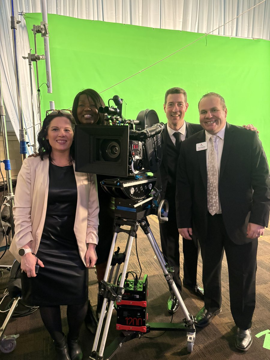 BakerLeadership's tweet photo. Steven enjoyed his @varietykids #VarietyOfFirsts last night at the Lights Glamour Action @PghFilmOffice
Oscar’s Party! #MyFirstOscars 🎭 🎥 @Senatorcosta @AirheadsBalloon https://t.co/ReBU3mg8cp