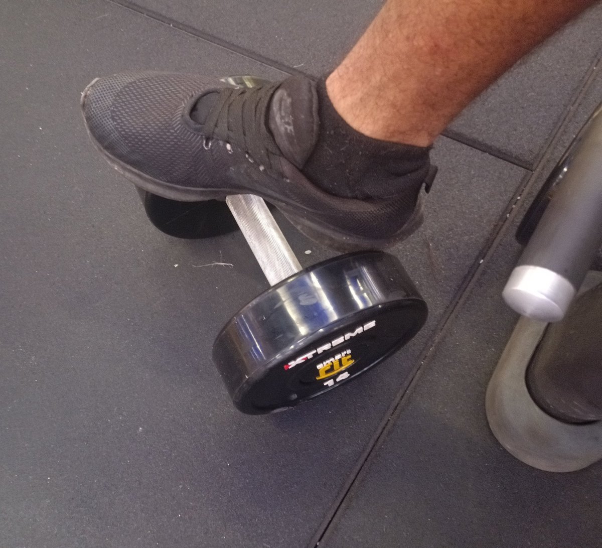 motoboyzinhoXrj's tweet image. A única pessoa que você precisa vencer é você mesmo de ontem.

#foco #musculação #treino #motivacional