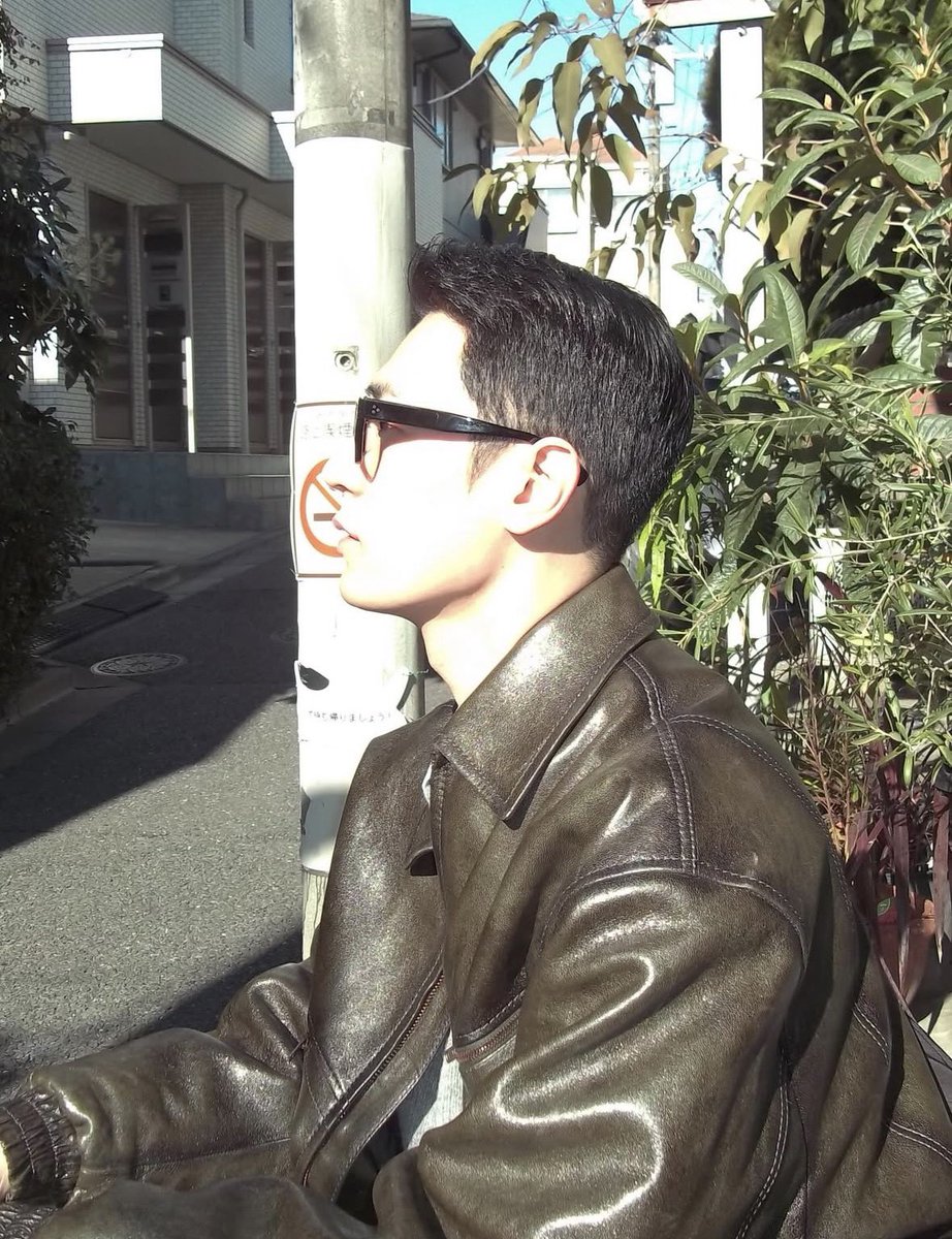 서.함아.
우리집 배란다에 글쌔, 
노랗게 봄꽃이.피었지 무어냐.
후리지아꽃이.향기가 좋아.
후리지아꽃 꽃말은 꽃처럼 에쁘게도
‘새로운 시작을 응원합니다’란다.
나도. 너의 ㅅㅐ로운, 시작을 응원한다 하이팅