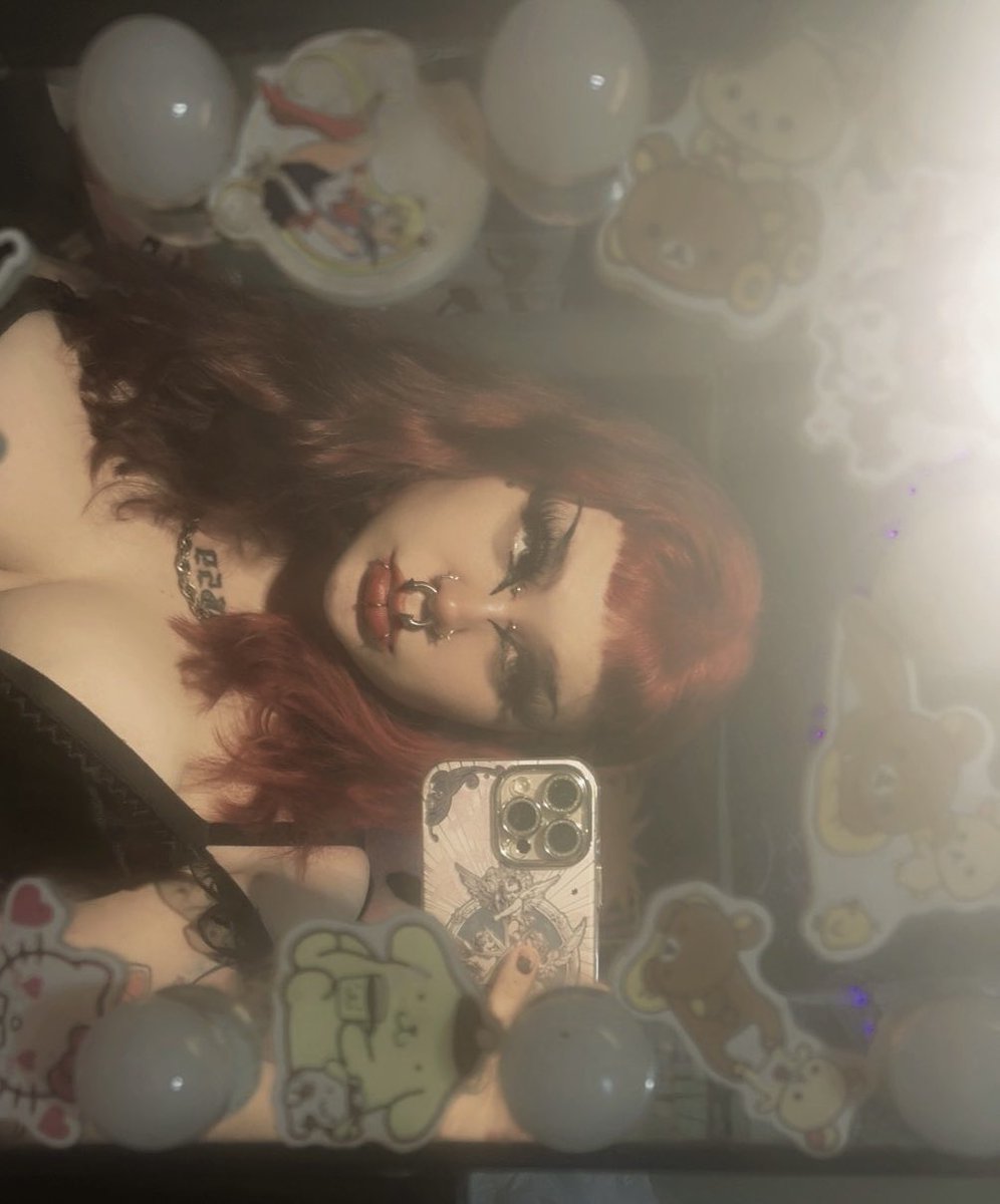 goth tweaker tweet media