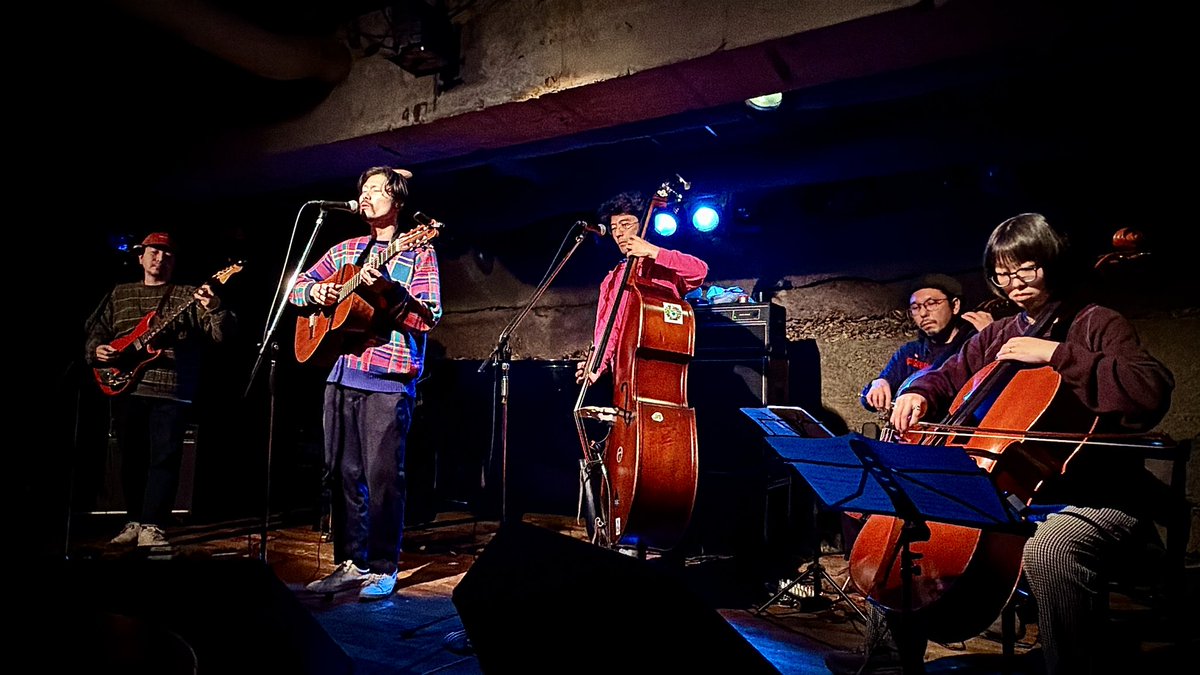 baboo_kebablove's tweet photo. theBIGWAY
2026.3.15.Sun @吉祥寺MANDRA2
1.あいつのバイク
2.しめやかに歌って
3.公園はもう無い ⭐︎NEW ⭐︎
4.川参り
5.HONG SE(ホン•スー)
6.水
7. DANCE YOU
8.魔法
9.いつのまにか夜 ⭐︎NEW ⭐︎
10.帯山
橋本さん、セトリありがとうございます🙏
#theBIGWAY https://t.co/yC8NCOBzwK