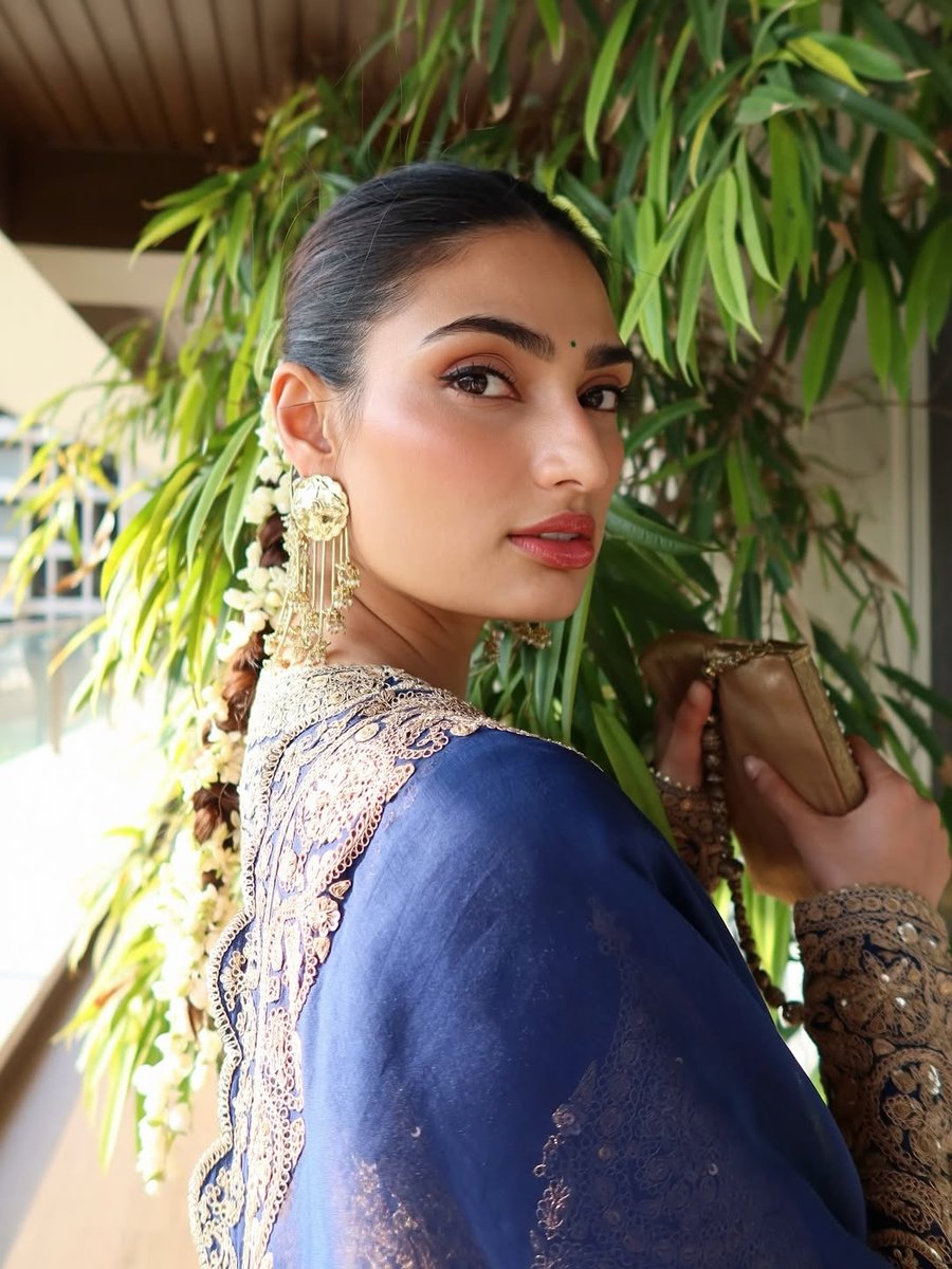 manmarziiyaan's tweet photo. the prettiest https://t.co/v99zMeQ7dV